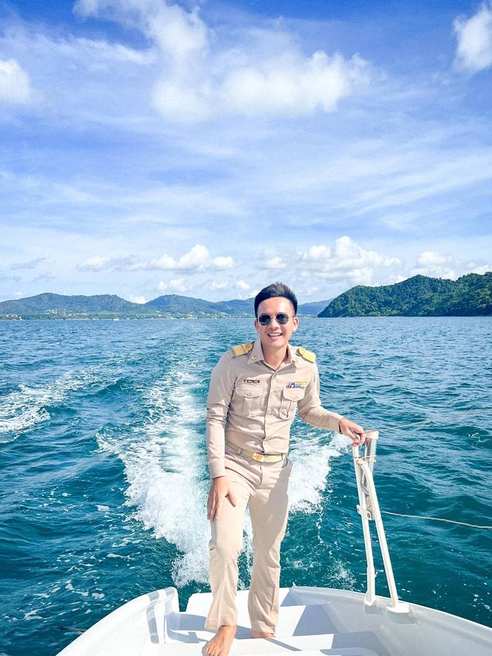 ครูใส่ชุดว่ายน้ำ ครูใส่ชุดว่ายน้ำ