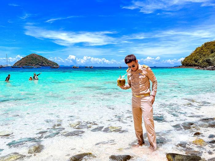 ครูใส่ชุดว่ายน้ำ ครูใส่ชุดว่ายน้ำ