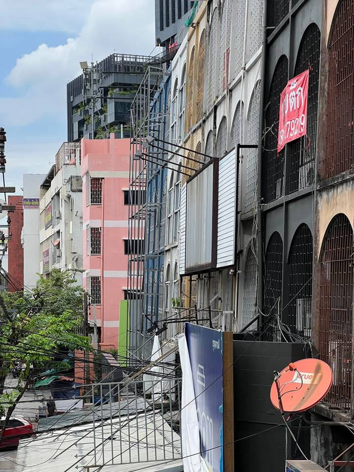 ตึกเอียงสุุขุมวิท ตึกเอียงสุุขุมวิท