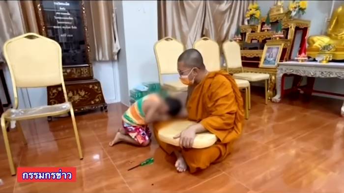 เด็กหัวติดเก้าอี้ เด็กหัวติดเก้าอี้