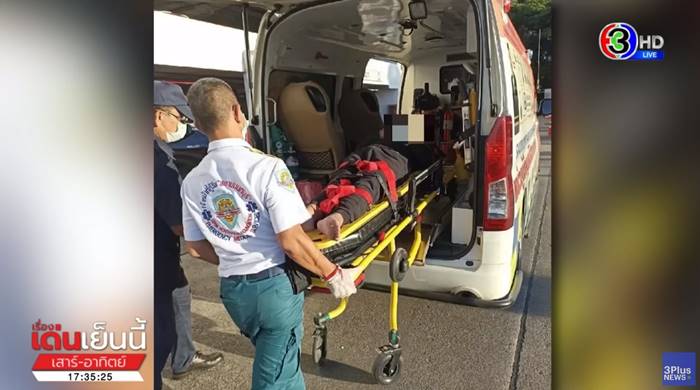 เก๋งตกลานจอดรถ เก๋งตกลานจอดรถ