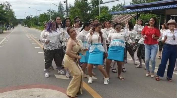 ขอแต่งงาน ขอแต่งงาน