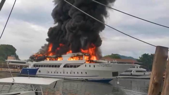 ไฟไหม้เรือ ไฟไหม้เรือ