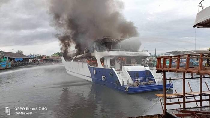 ไฟไหม้เรือ ไฟไหม้เรือ