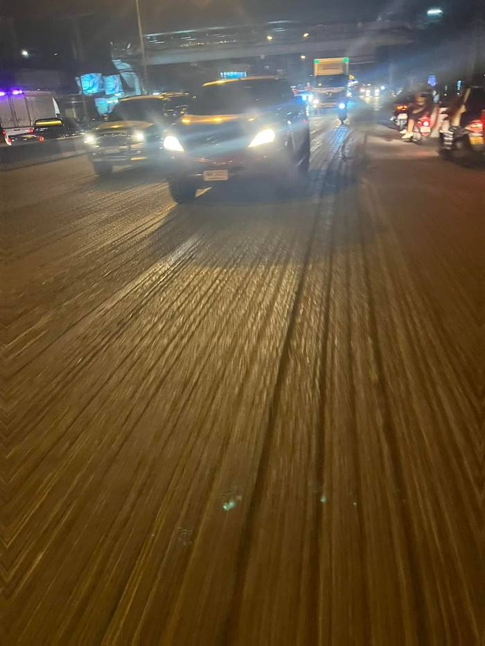 ขูดถนน ขูดถนน