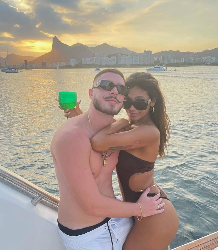 กลั้นตด กลั้นตด