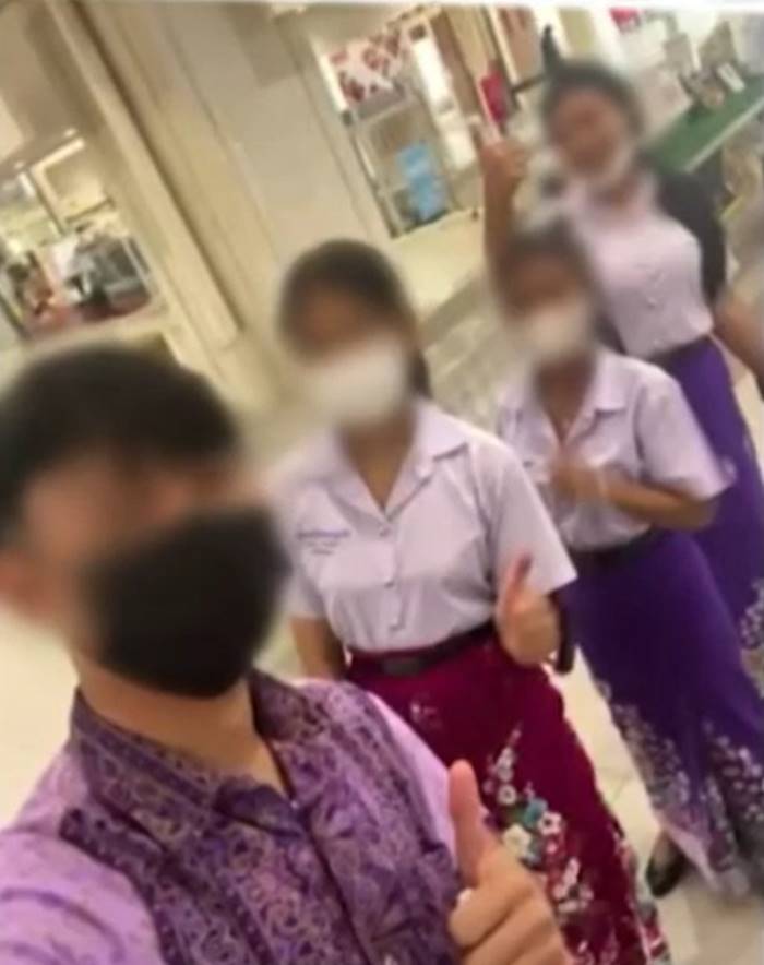 ใส่ผ้าถุงเดินห้าง ใส่ผ้าถุงเดินห้าง