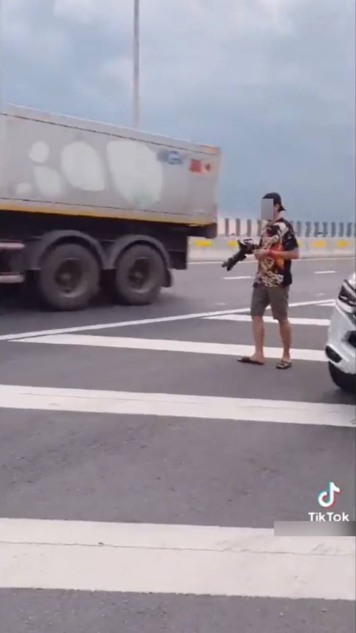 ถ่ายแบบบนทางด่วน ถ่ายแบบบนทางด่วน