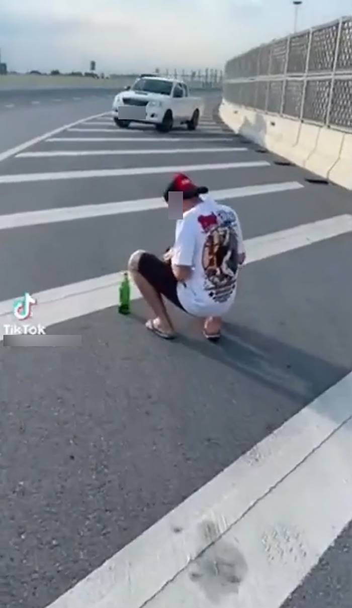 ถ่ายแบบบนทางด่วน ถ่ายแบบบนทางด่วน