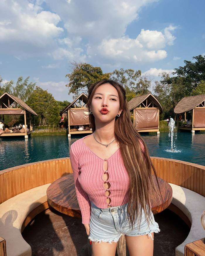 FLOWER Jisoo FLOWER Jisoo