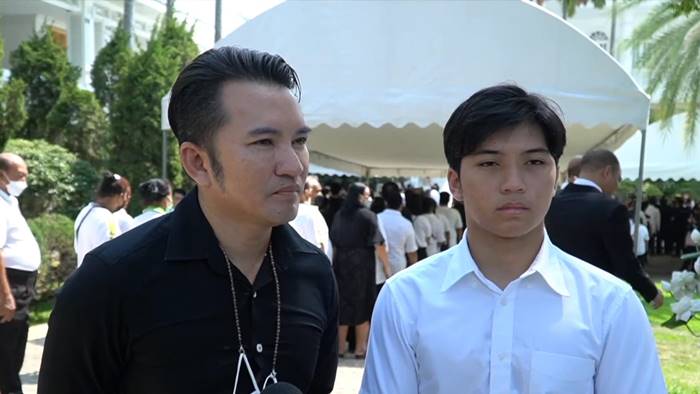 เอ๋ ชนม์สวัสดิ์ เอ๋ ชนม์สวัสดิ์