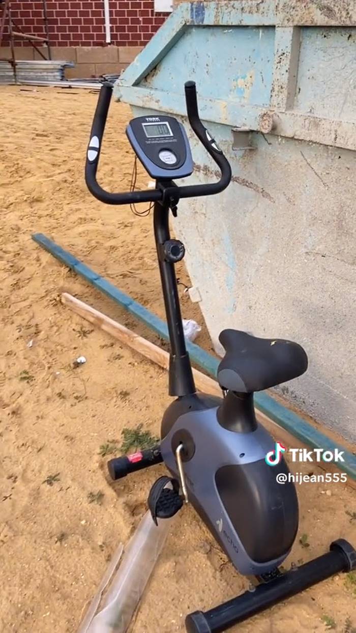 เทศกาลทิ้งของ เทศกาลทิ้งของ