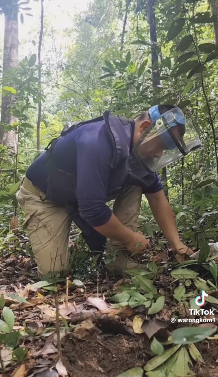 เก็บกู้ระเบิด เก็บกู้ระเบิด