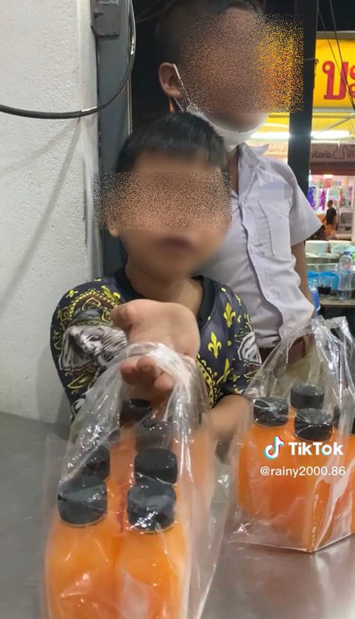 น้ำส้มแท้ 100% น้ำส้มแท้ 100%