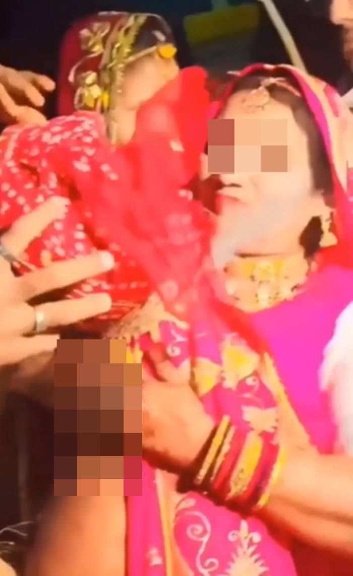 ดูดนมแม่ ดูดนมแม่