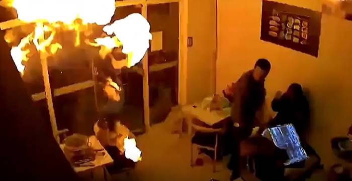 ลูกโป่งระเบิด ลูกโป่งระเบิด