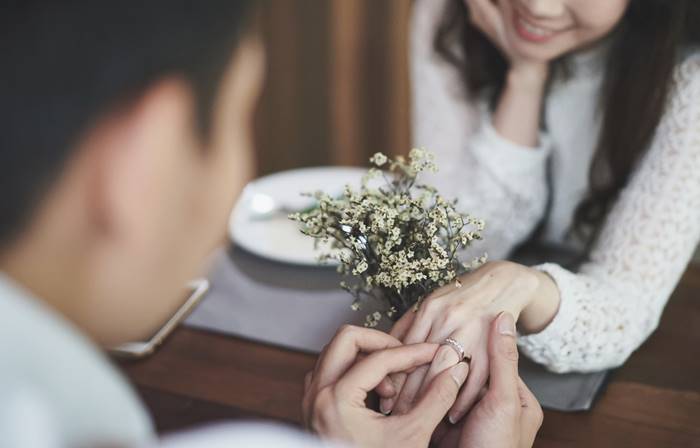 แหวนหมั้น แหวนหมั้น