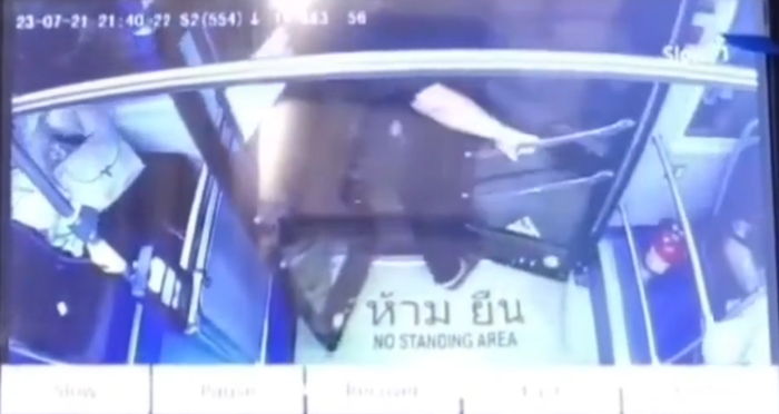 ประตูรถเมล์หนีบ ประตูรถเมล์หนีบ