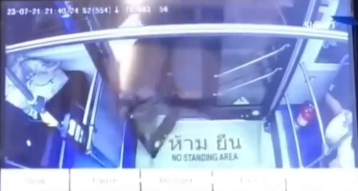 ประตูรถเมล์หนีบ ประตูรถเมล์หนีบ