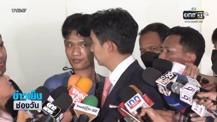 น้องต่อ นักข่าววอยซ์ทีวี น้องต่อ นักข่าววอยซ์ทีวี