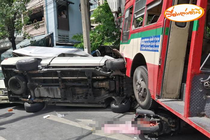 รถเมล์ชนเสาไฟฟ้า รถเมล์ชนเสาไฟฟ้า