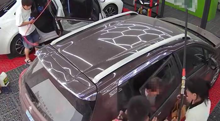 ประตูรถหนีบ ประตูรถหนีบ