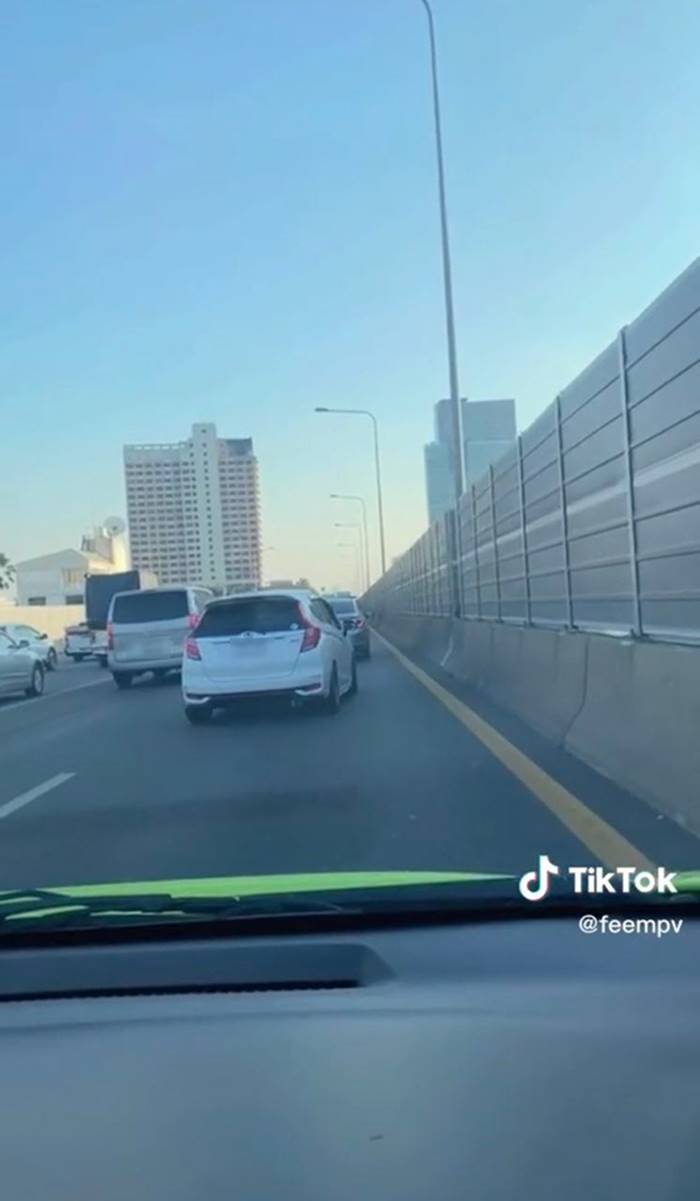 ขับรถปาดหน้า ขับรถปาดหน้า