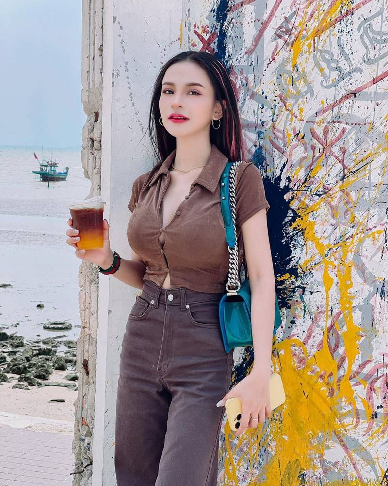 อาม ชุติมา อาม ชุติมา