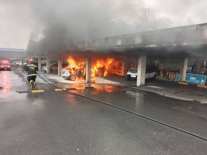 ไฟไหม้รถยนต์ ไฟไหม้รถยนต์