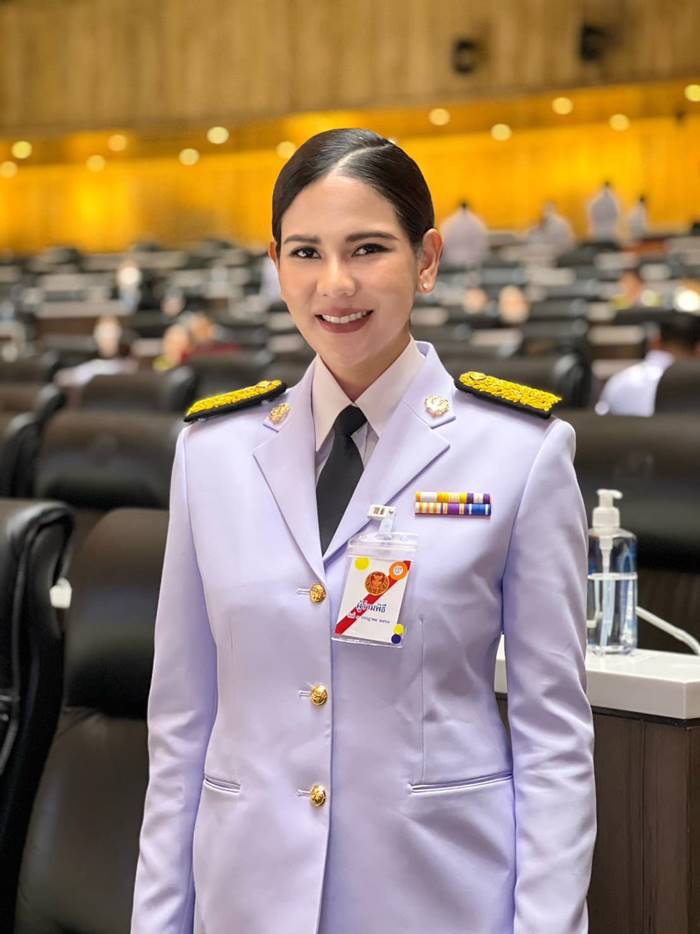 หมิว สิริลภัส หมิว สิริลภัส