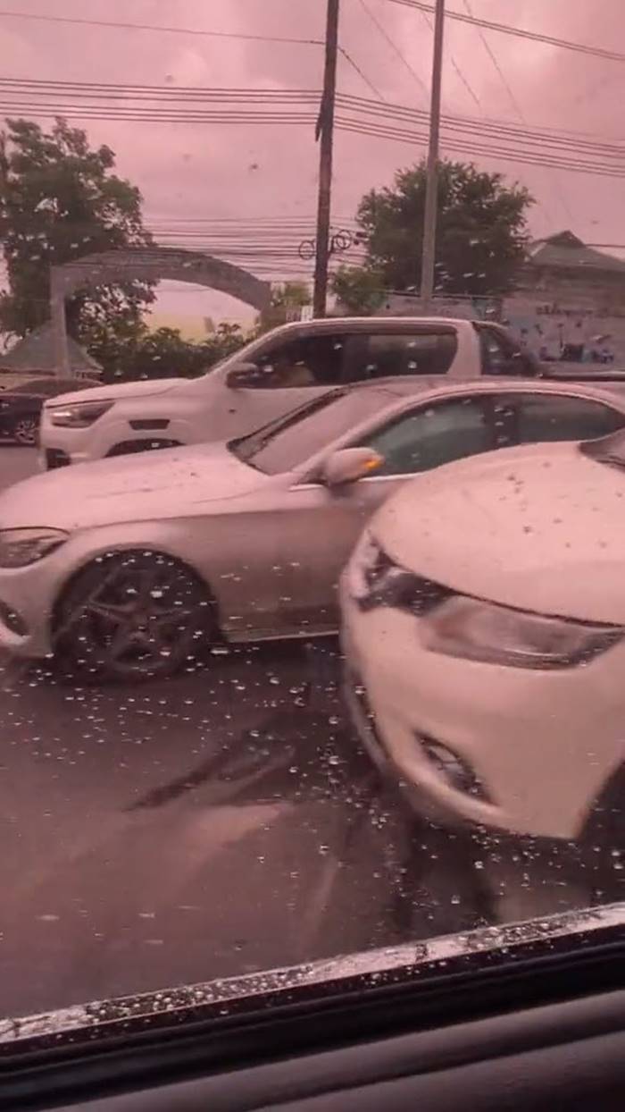 ขับแทรกกลาง ขับแทรกกลาง