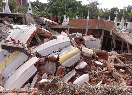 เจดีย์ร้อยยอดวัดไผ่โรงวัวทรุดถล่ม โชคดีไม่มีคนเจ็บ เจดีย์ร้อยยอดวัดไผ่โรงวัวทรุดถล่ม โชคดีไม่มีคนเจ็บ