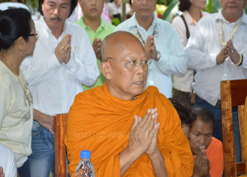 พระสุเทพ ชี้ นายกฯ เป็น ส.ส. หรือคนนอกก็ได้ ขอเพียงได้คนดีจริง พระสุเทพ ชี้ นายกฯ เป็น ส.ส. หรือคนนอกก็ได้ ขอเพียงได้คนดีจริง