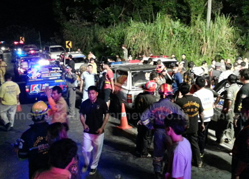 รถทัวร์เชียงใหม่-อุดรฯ พุ่งตกเหว ตาย 1 บาดเจ็บจำนวนมาก รถทัวร์เชียงใหม่-อุดรฯ พุ่งตกเหว ตาย 1 บาดเจ็บจำนวนมาก