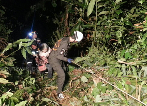 รถทัวร์เชียงใหม่-อุดรฯ พุ่งตกเหว ตาย 1 บาดเจ็บจำนวนมาก รถทัวร์เชียงใหม่-อุดรฯ พุ่งตกเหว ตาย 1 บาดเจ็บจำนวนมาก