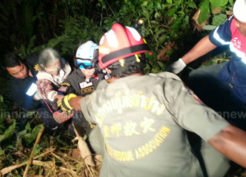 รถทัวร์เชียงใหม่-อุดรฯ พุ่งตกเหว ตาย 1 บาดเจ็บจำนวนมาก รถทัวร์เชียงใหม่-อุดรฯ พุ่งตกเหว ตาย 1 บาดเจ็บจำนวนมาก