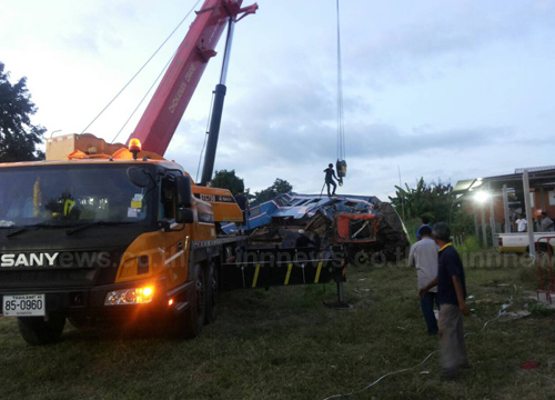 รถไฟชน 10 ล้อ ขอนแก่น ตายเพิ่มอีก 1 รวม 5 ศพ-เจ็บ 42 รถไฟชน 10 ล้อ ขอนแก่น ตายเพิ่มอีก 1 รวม 5 ศพ-เจ็บ 42