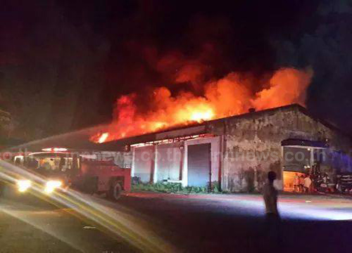 ไฟไหม้โรงงานโทรทัศน์ ปราจีนบุรี เผาวอด 100 ล้าน คาดโคมลอยตกใส่ ไฟไหม้โรงงานโทรทัศน์ ปราจีนบุรี เผาวอด 100 ล้าน คาดโคมลอยตกใส่