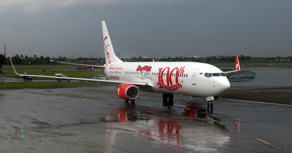 แตกตื่น ! เครื่องบินไลออน แอร์ มีเสียงดังคล้ายระเบิดจากท้ายเครื่อง แตกตื่น ! เครื่องบินไลออน แอร์ มีเสียงดังคล้ายระเบิดจากท้ายเครื่อง