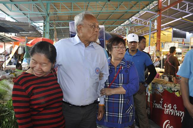 สุเทพ เดินคารวะแผ่นดินที่โคราช สุเทพ เดินคารวะแผ่นดินที่โคราช