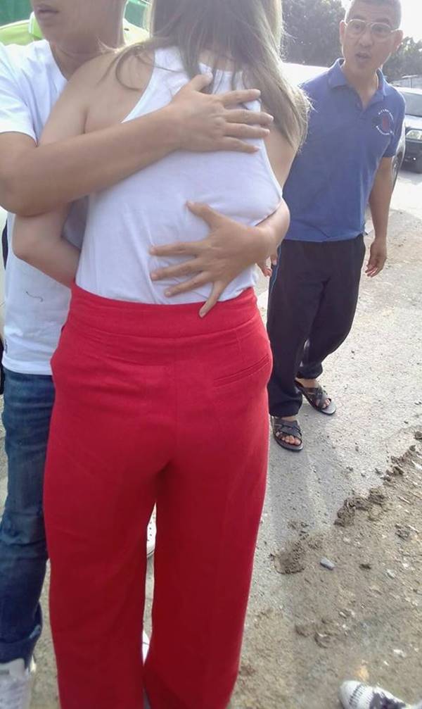 แท่งเหล็กเจาะดิน ร่วงทับเก๋งพังยับ แท่งเหล็กเจาะดิน ร่วงทับเก๋งพังยับ