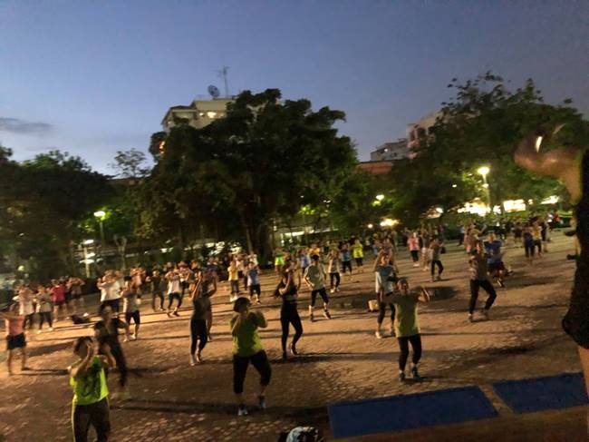 เปิดเพลงเต้นแอโรบิกเสียงดัง เปิดเพลงเต้นแอโรบิกเสียงดัง