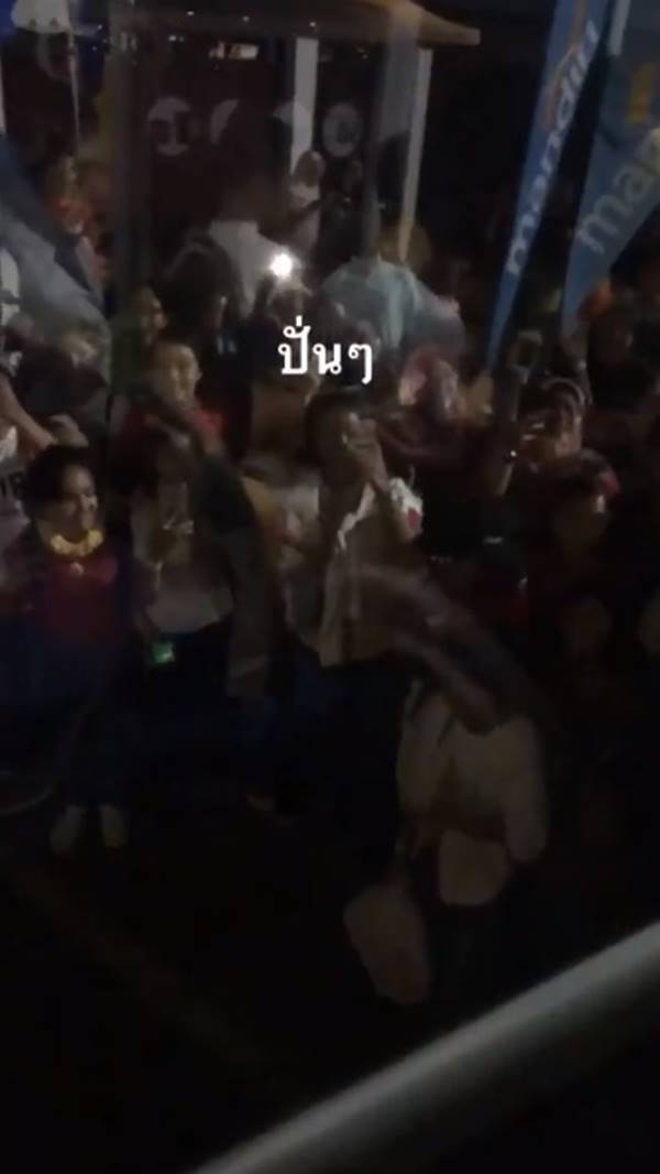 นักแบดหนุ่มไทย นักแบดหนุ่มไทย