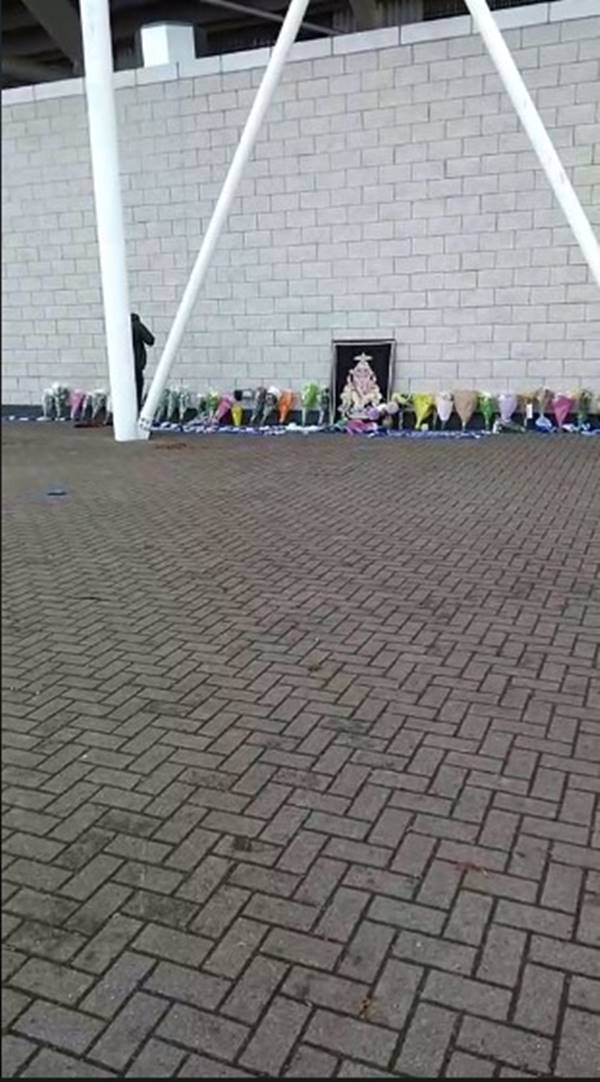 ลูก ภรรยา เจ้าสัววิชัย บินไปอังกฤษด่วน ลูก ภรรยา เจ้าสัววิชัย บินไปอังกฤษด่วน