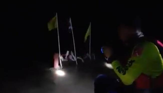 รถจมน้ำ รถจมน้ำ