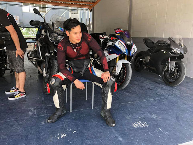 บิ๊กไบค์คอขาด บิ๊กไบค์คอขาด