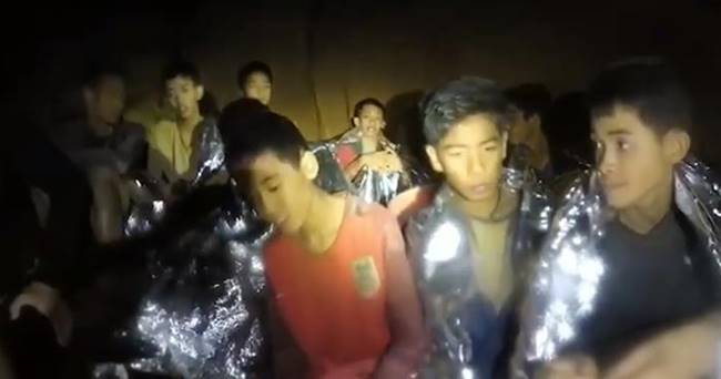 13 ชีวิตถ้ำหลวง-หมูป่า 13 ชีวิตถ้ำหลวง-หมูป่า