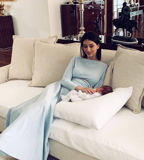 สุลต่านมาเลเซีย หย่านางงามรัสเซีย สุลต่านมาเลเซีย หย่านางงามรัสเซีย