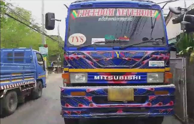 รถสิบล้อชนเด็กตาย รถสิบล้อชนเด็กตาย