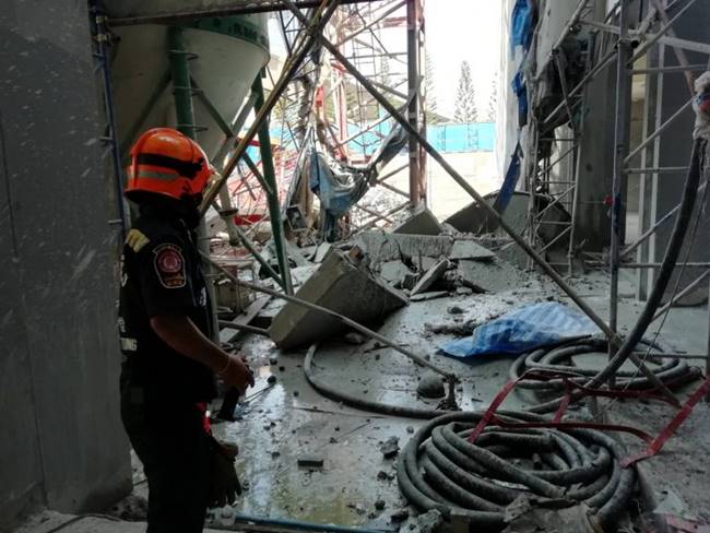 นาทีช่วยระทึก 1 ชีวิต ติดบนยอดเครน นาทีช่วยระทึก 1 ชีวิต ติดบนยอดเครน